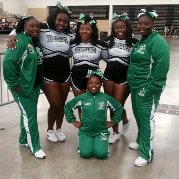 cbucrcheer055